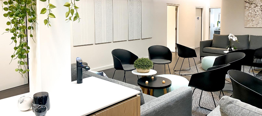 healthmint medical centre croydon waiting room with sink