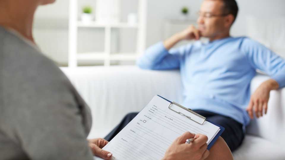 What to Expect When Seeing a Psychologist • HealthMint